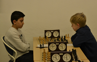 Bear besegrade Adrian i en hård match i grupp D